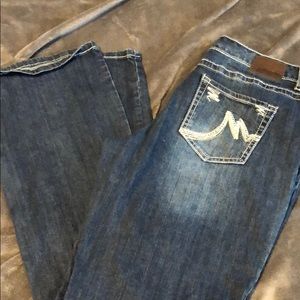 🍁Maurices Curvy Bootcut Jeans🍁